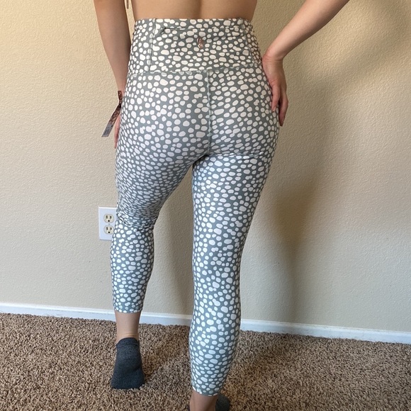 Ellie gray and white leggings - Picture 7 of 7